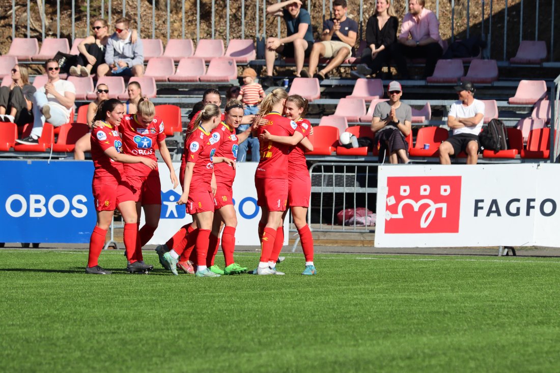 RFE_Avaldsnes_Etter_scoring_2_Tuva_230422.JPG