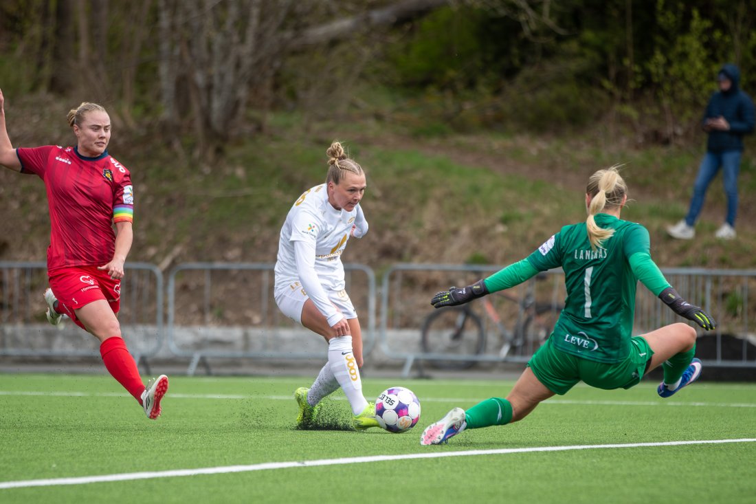 RFE_Brann_260425_Odd_Sindre_Tonning_Brannscoring_0_1_Una_Sarah.jpg